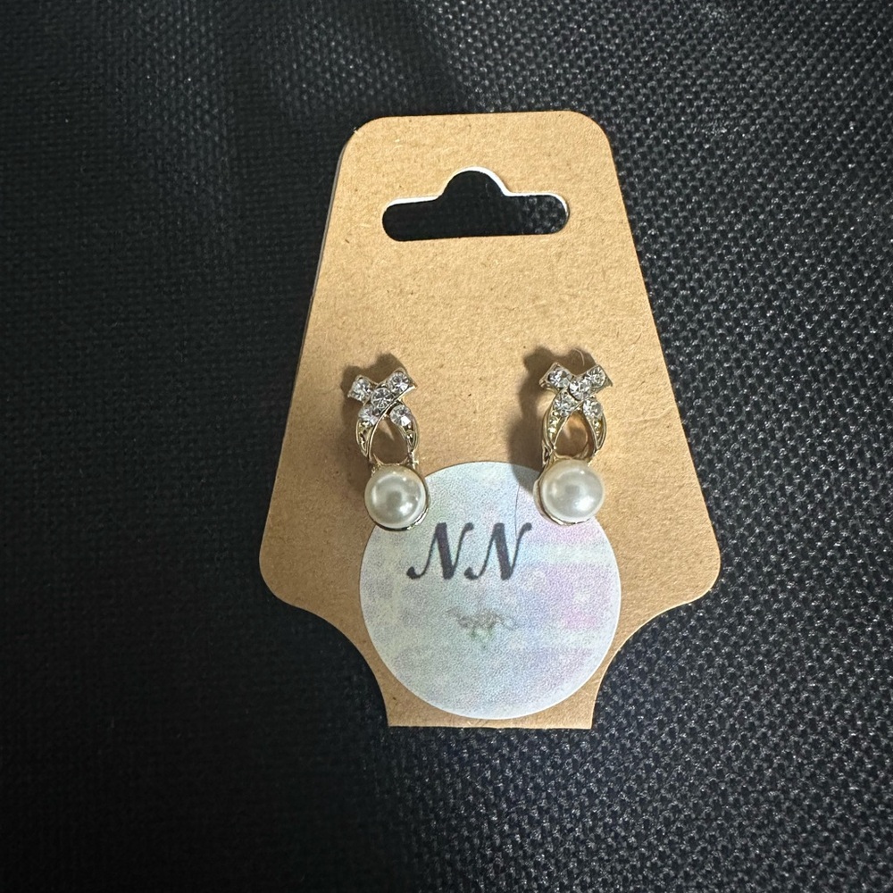 Sparkling Bows & Pearl Earrings. Video L👀K!